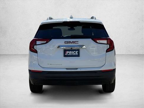 Used 2022 GMC Terrain SLE w/ Driver Convenience Package image 6