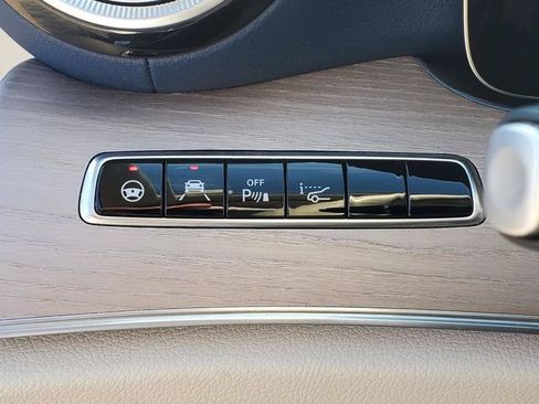 Used 2018 Mercedes-Benz E 400 4MATIC Cabriolet image 15