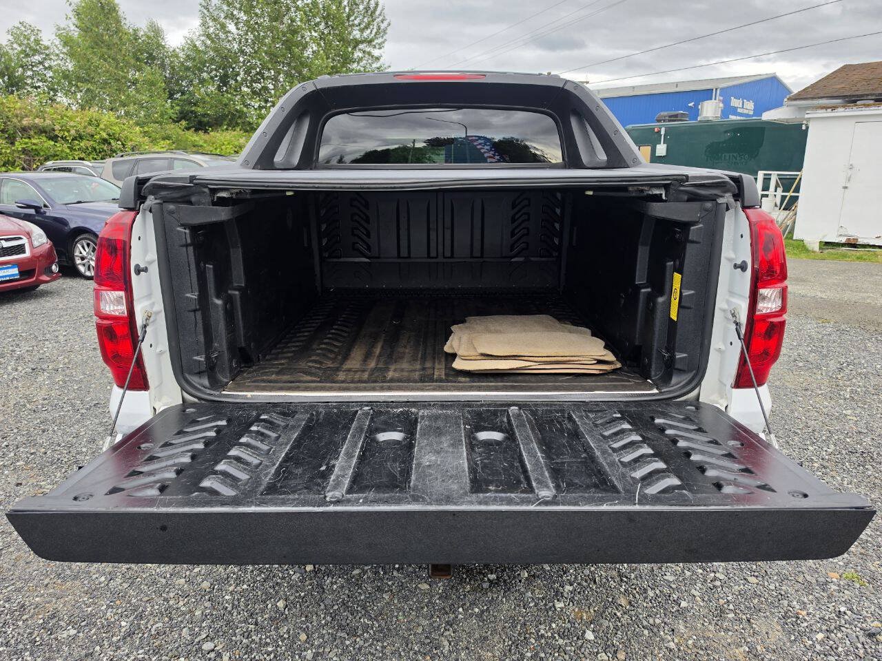 Used 2011 Chevrolet Avalanche LTZ AWD/4WD image 9