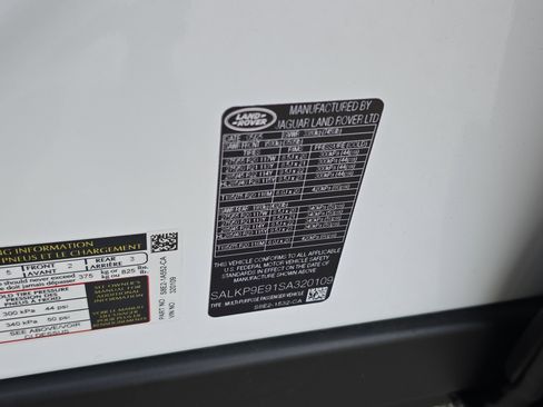 New 2025 Land Rover Range Rover SE image 36