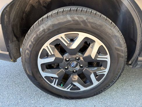 Certified 2025 Subaru Forester Premium AWD/4WD image 17