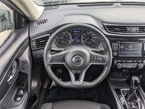 Used 2018 Nissan Rogue SV AWD/4WD image 15