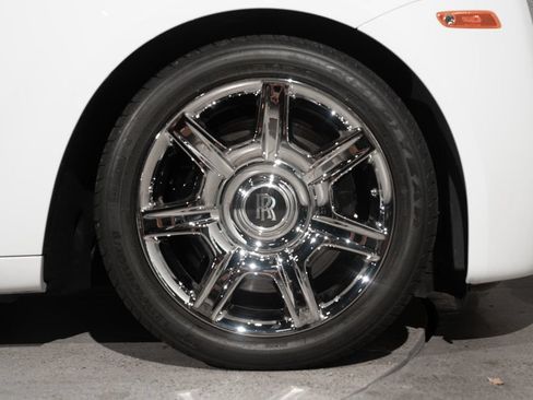 Used 2015 Rolls-Royce Ghost RWD image 26