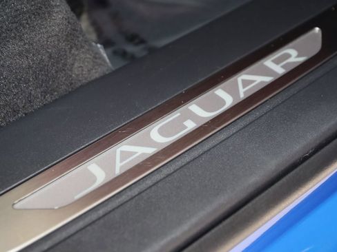 Used 2024 Jaguar F-PACE SVR image 18