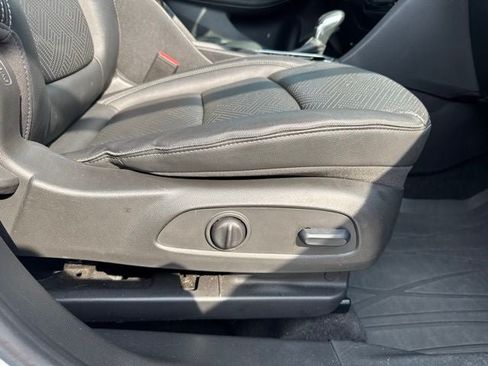 Used 2023 Buick Encore GX Essence w/ Experience Buick Package AWD/4WD image 31