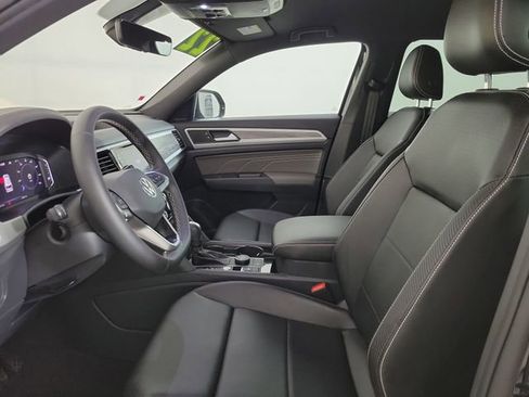 Used 2022 Volkswagen Atlas Cross Sport SE image 5