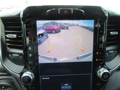 Used 2022 RAM 1500 Laramie AWD/4WD image 34