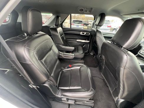 Used 2023 Ford Explorer XLT w/ Equipment Group 202A image 30