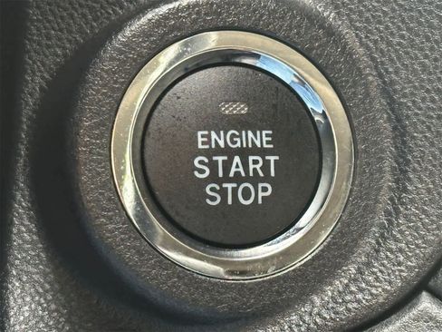 Certified 2025 Subaru Outback Onyx Edition image 24