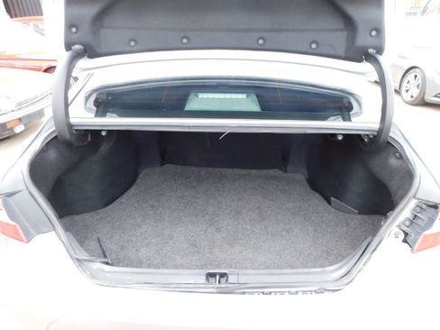 Used 2018 Toyota Camry LE image 13