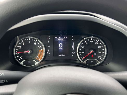 Used 2023 Jeep Renegade Latitude image 18