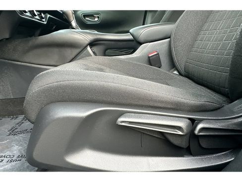 Used 2025 Honda HR-V LX image 13