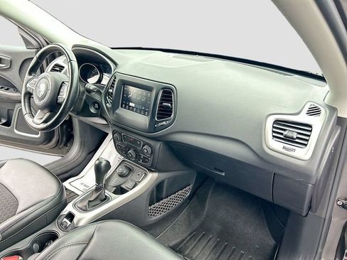 Used 2019 Jeep Compass Latitude w/ Popular Equipment Group AWD/4WD image 36