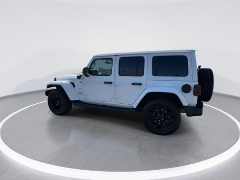 Used 2023 Jeep Wrangler Unlimited Sahara w/ Cold Weather Group image 9