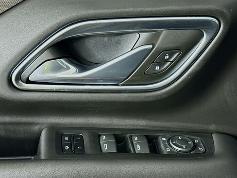 Used 2023 GMC Yukon AT4 AWD/4WD image 39