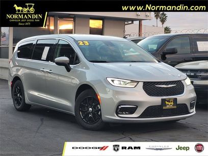 Certified 2023 Chrysler Pacifica Touring-L