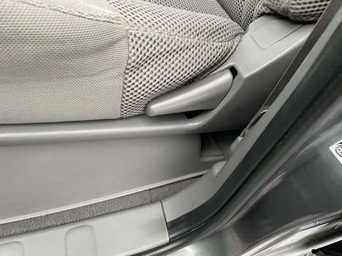 Used 2008 Nissan Frontier SE w/ SE Value Truck Pkg image 29