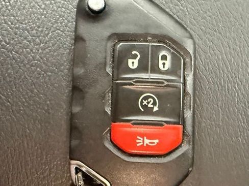 Used 2021 Jeep Gladiator Mojave AWD/4WD image 24