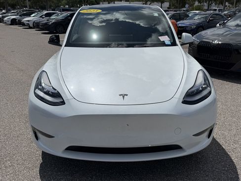 Used 2023 Tesla Model Y Long Range AWD/4WD image 2