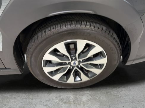 Used 2025 Subaru Outback Touring XT AWD/4WD image 25