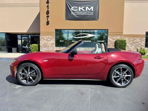 Used 2016 MAZDA MX-5 Miata Grand Touring RWD image 4