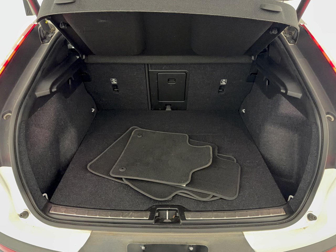 Used 2023 Volvo C40 P8 Recharge Ultimate AWD/4WD image 28