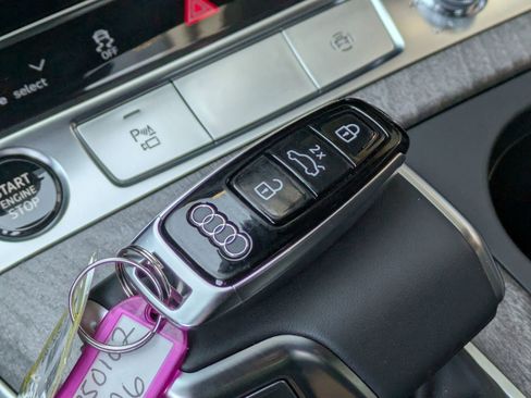 Used 2025 Audi A6 Premium Plus w/ Premium Plus Package image 32