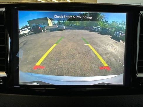 Certified 2023 Chrysler Pacifica Touring-L FWD image 7