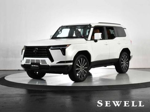 Certified 2026 Lexus GX 550 w/ Accessory Package (2T) AWD/4WD image 1