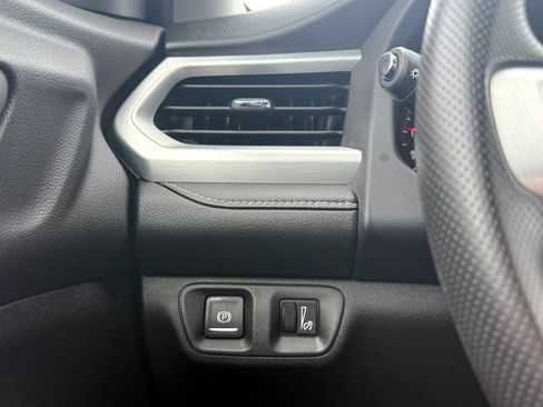 Used 2023 GMC Acadia SLE w/ Driver Convenience Package image 36