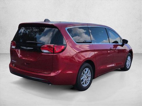 Used 2026 Chrysler Voyager LX FWD image 6