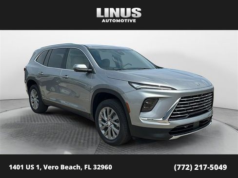 New 2025 Buick Enclave Preferred image 1