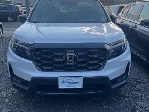 Used 2023 Honda Passport TrailSport image 2