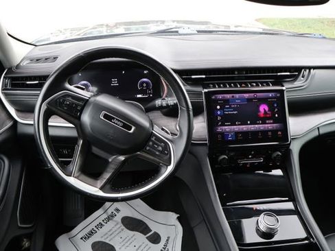 Used 2022 Jeep Grand Cherokee L Limited RWD image 13