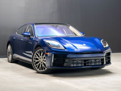 Certified 2024 Porsche Panamera 4 AWD/4WD image 9