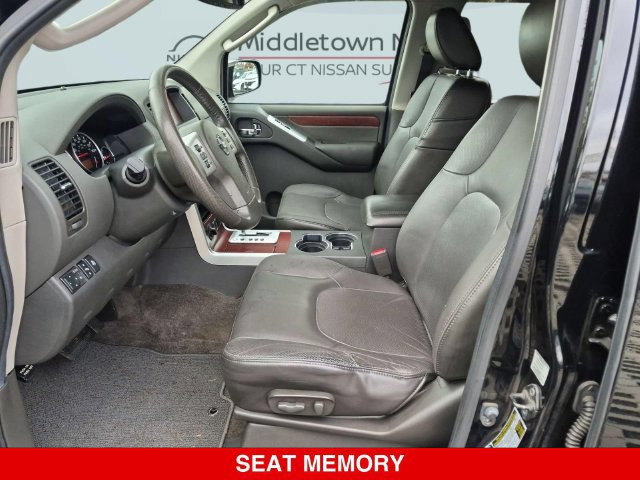 Used 2011 Nissan Pathfinder LE AWD/4WD image 14