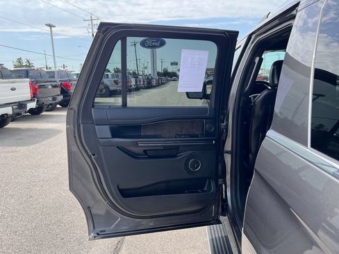 Used 2021 Ford Expedition Max Limited AWD/4WD image 14