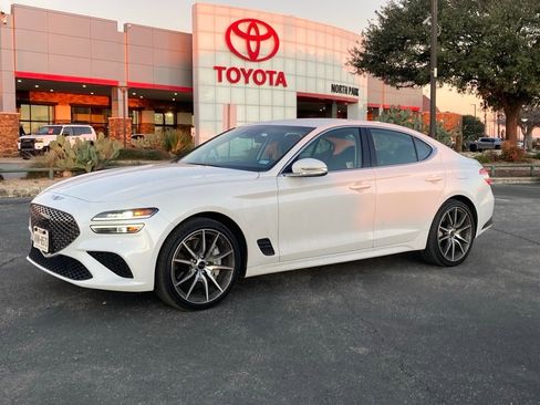 Used 2025 Genesis G70 2.5T image 1