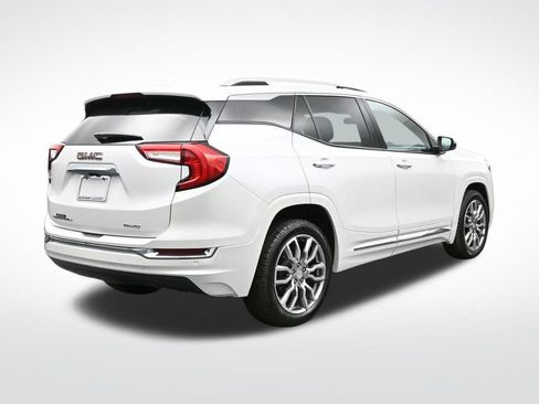 Used 2022 GMC Terrain Denali image 2