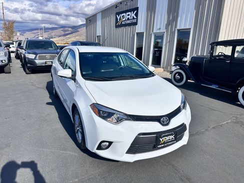 Used 2015 Toyota Corolla LE image 1