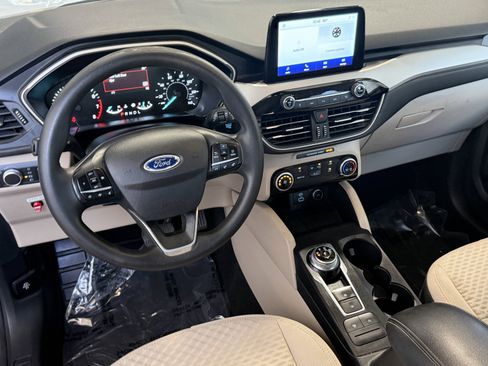 Used 2021 Ford Escape SE FWD image 16