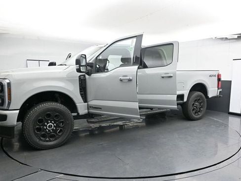 New 2026 Ford F250 Lariat w/ Black Appearance Package AWD/4WD image 35
