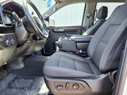 Used 2023 Chevrolet Silverado 1500 LT AWD/4WD image 16