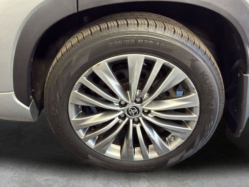 Used 2022 Toyota Highlander Platinum AWD/4WD image 15