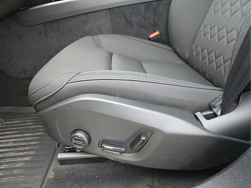 New 2026 Volvo XC60 B5 Core w/ Protection Package Premier image 24