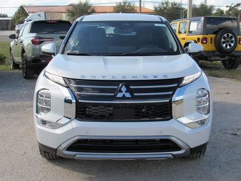 New 2026 Mitsubishi Outlander SE image 6