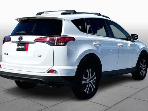 Used 2018 Toyota RAV4 LE w/ Carpet Mat Package image 12