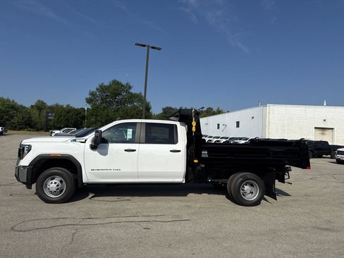 New 2025 GMC Sierra 3500 Pro w/ Convenience Package image 10