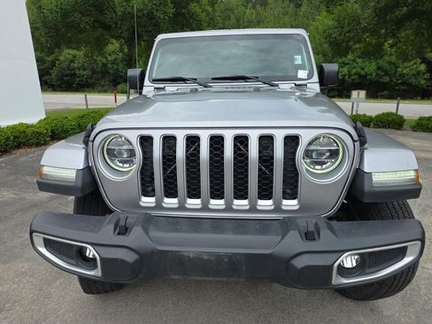 Used 2020 Jeep Gladiator Overland w/ LED Lighting Group AWD/4WD image 20