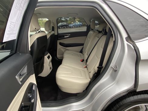 Used 2017 Ford Edge Titanium FWD image 37